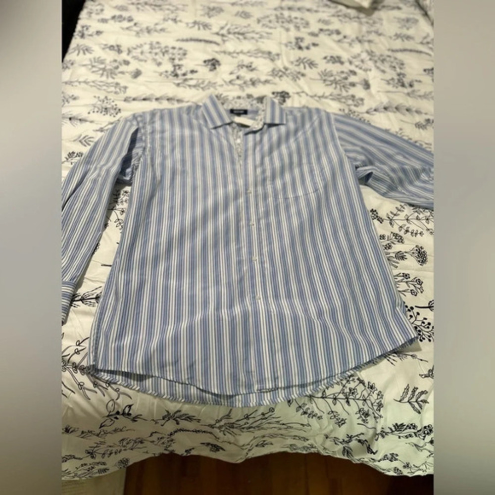 Bogari Men's Size XL Button Up Long Sleeve Shirt Strips with Floral Accents